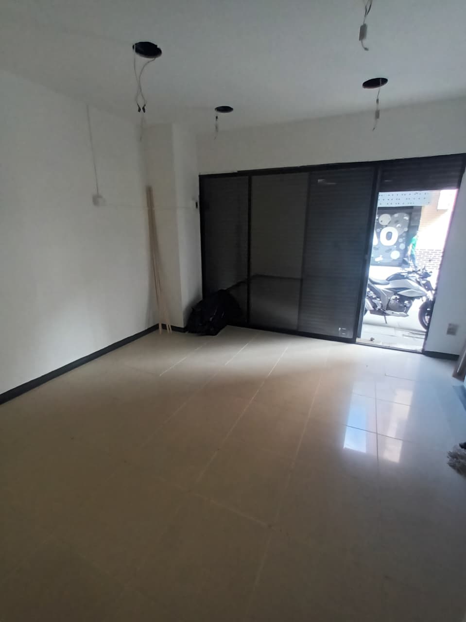 ARRIENDO LOCAL / ESPACIO COMERCIAL – (EEP-1074) – CENTRO (SECTOR EL PALO)
